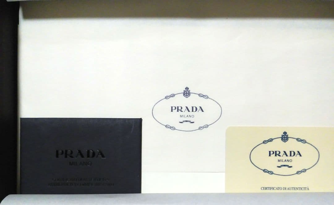 未使用品　PRADA ブラック レザー カードホルダー　名刺ファイル