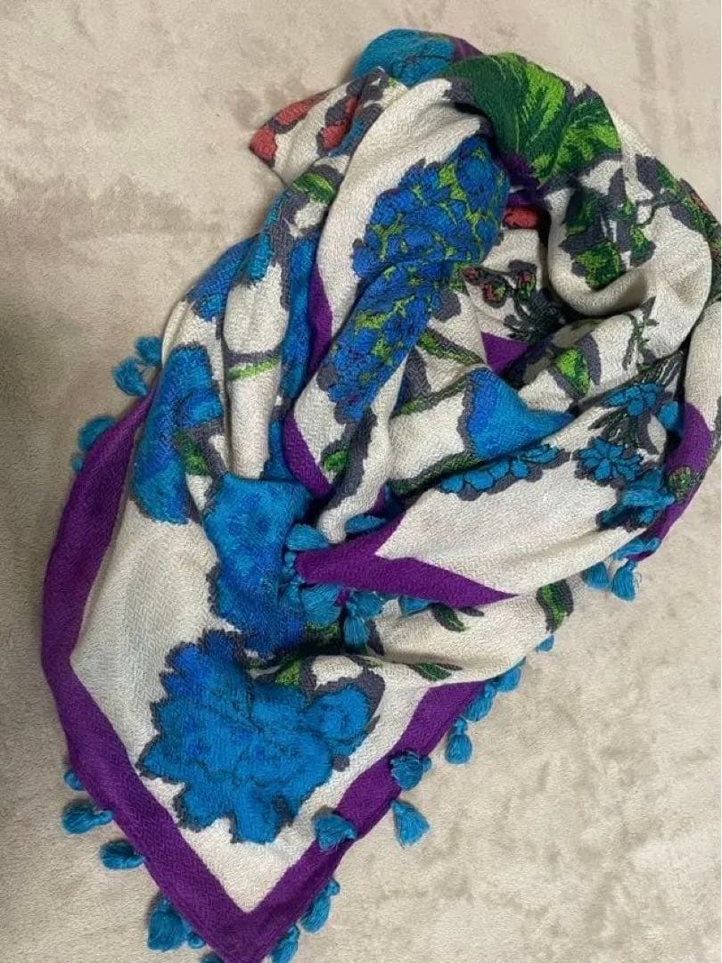 マニプリ manipuri ウールシルク　ポンポン付きストール フラワー柄