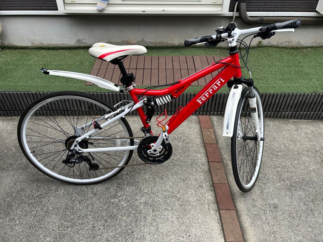 Ferrari クロスバイク 21段変速 レッド