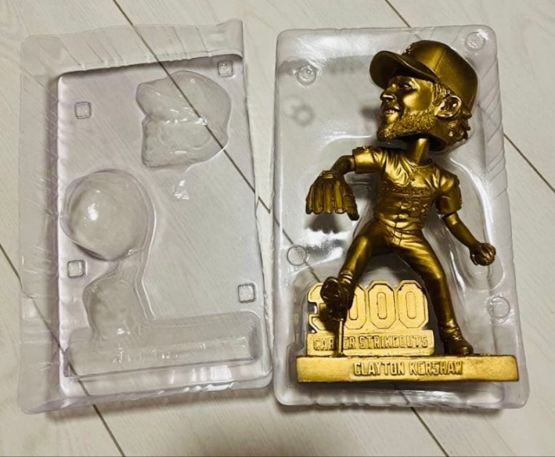 カーショー　3000奪三振記念ボブルヘッド ゴールド