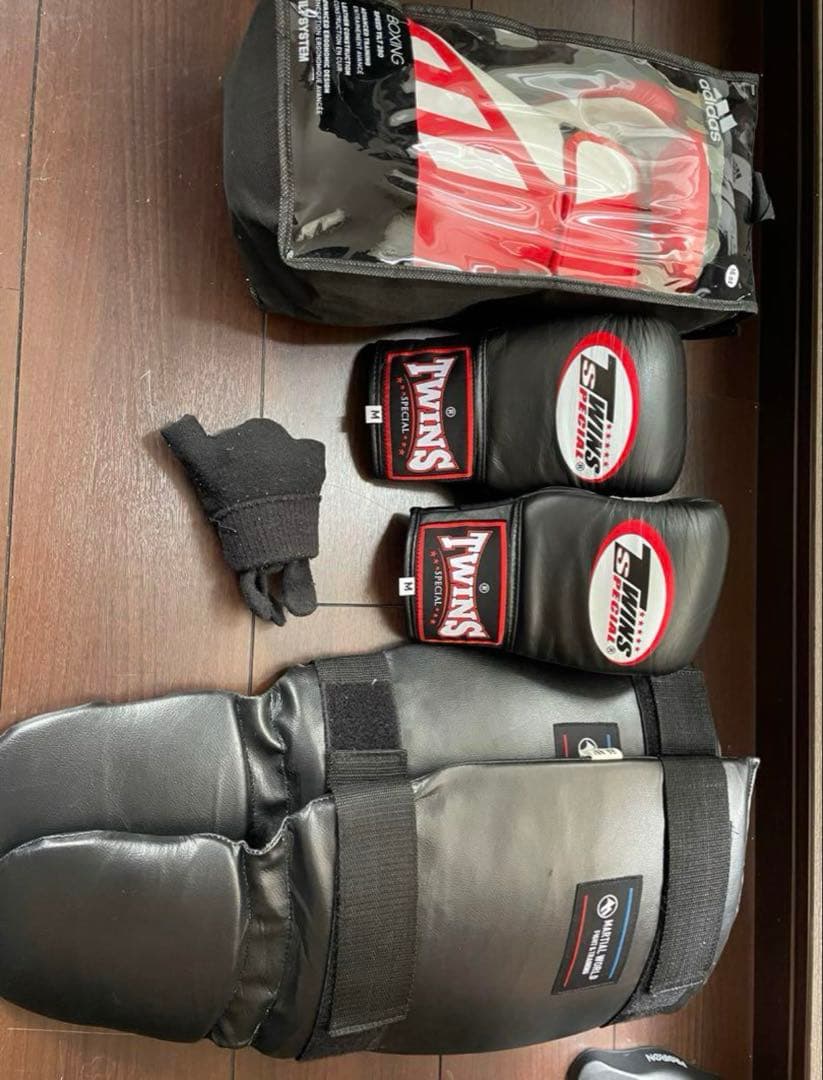 キックボクシング　セット　ツインズ、adidas、マーシャルワールド