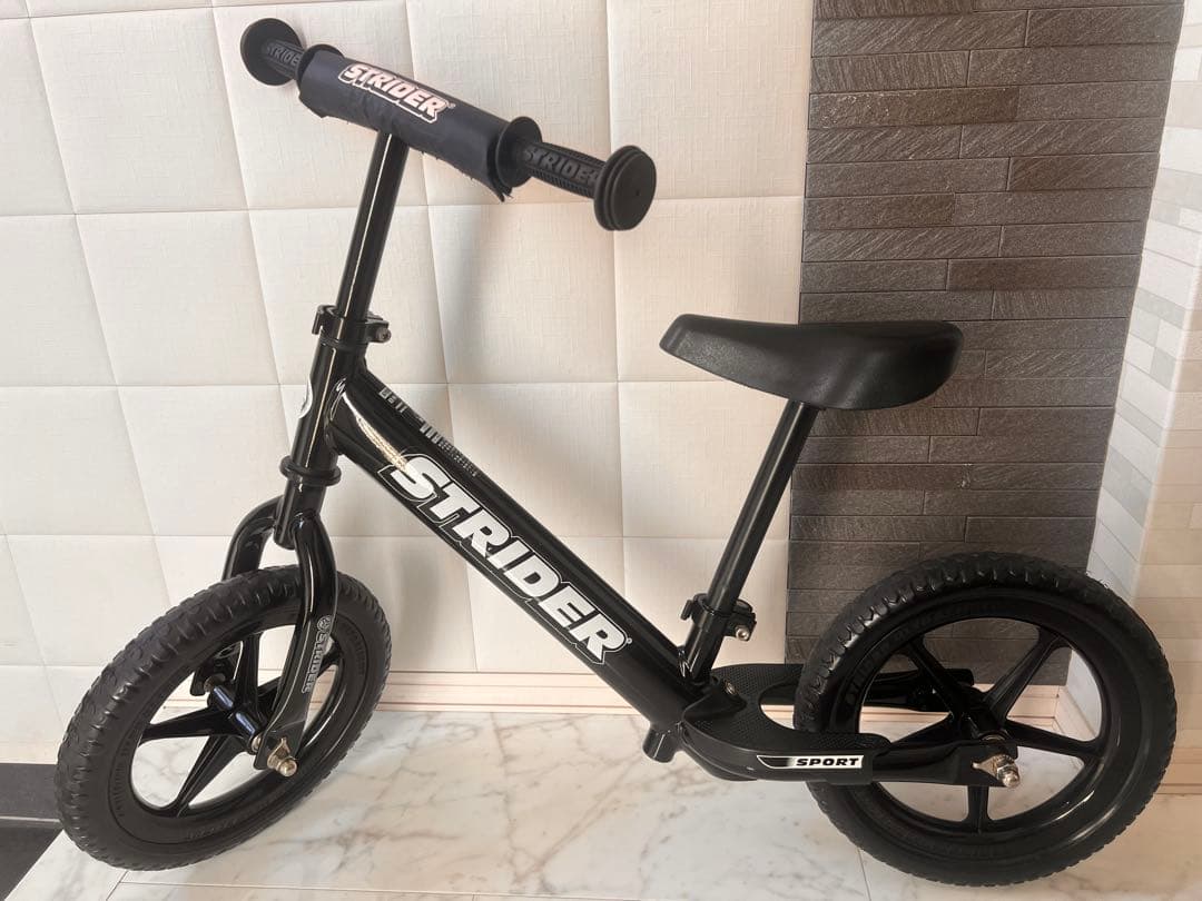 ストライダー スポーツモデル 12インチ ブラック