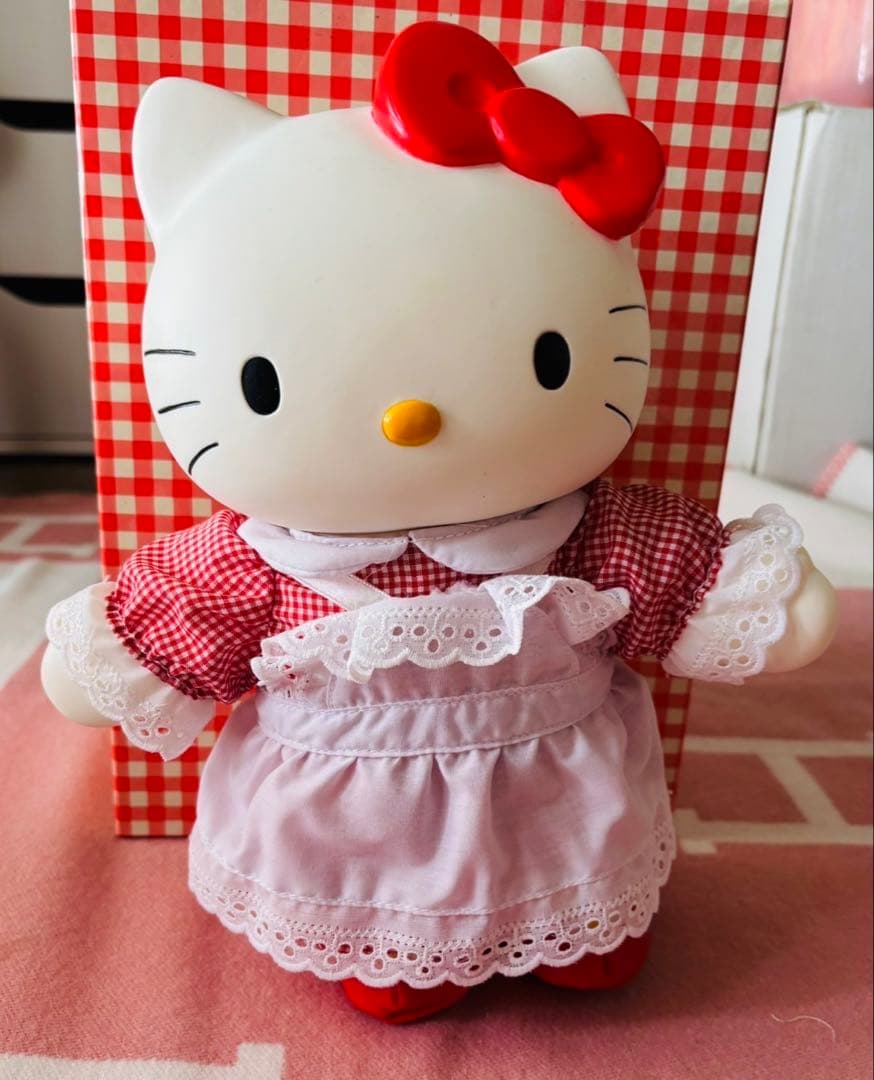 ハローキティ 着せ替え　フィギュア　レア