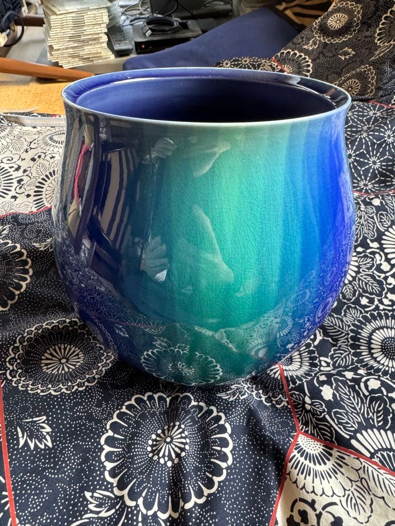 人間国宝　三代　徳田八十吉　(正彦銘) 燿彩花器