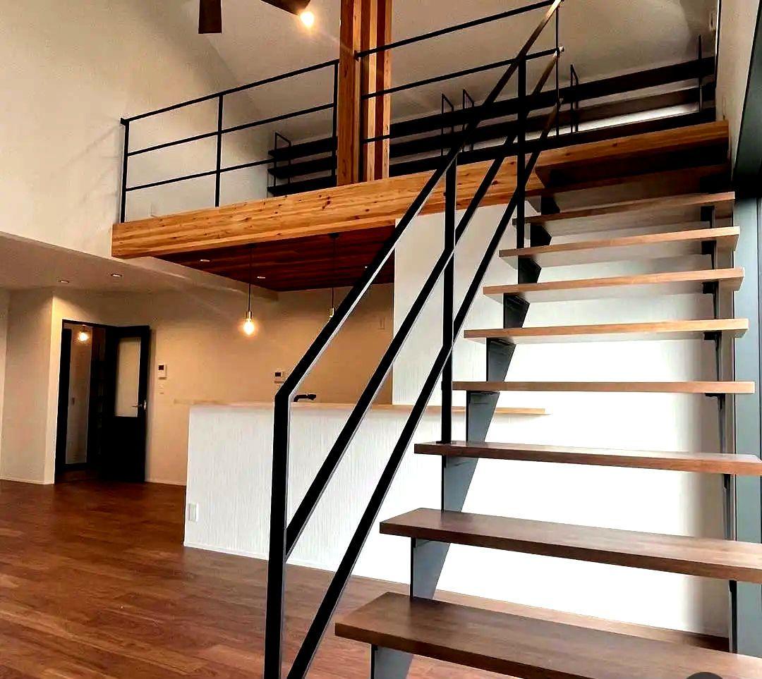 アイアン階段　スケルトン階段　鉄骨階段　オーダー製作いたします！