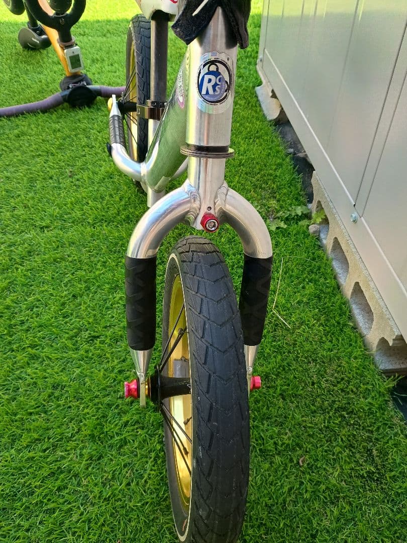 早い者勝ち　値下げ　ストライダープロ ゴールド＆メッキ2台セット　愛知　引取限定