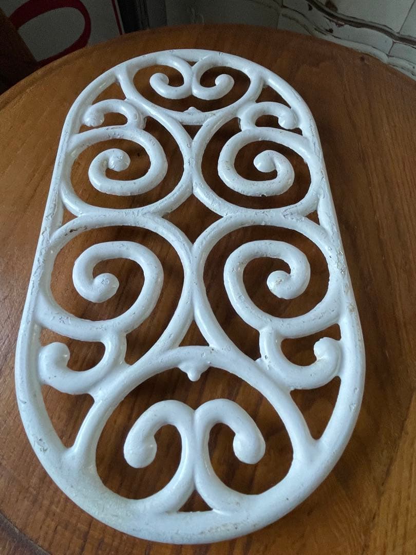 フランス　アンティーク　素敵な　アイアン　トリベット　鍋敷き　ホワイト