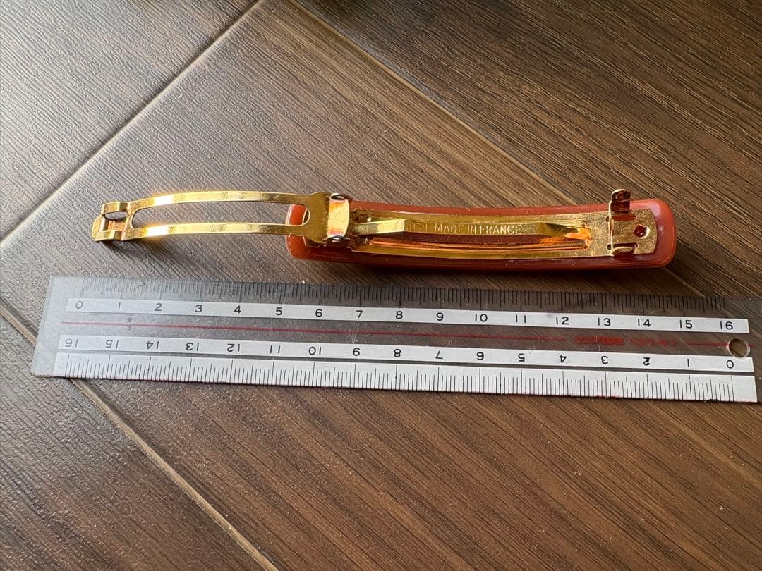 CHANEL シャネル　ロゴ入り　髪留め　バレッタ