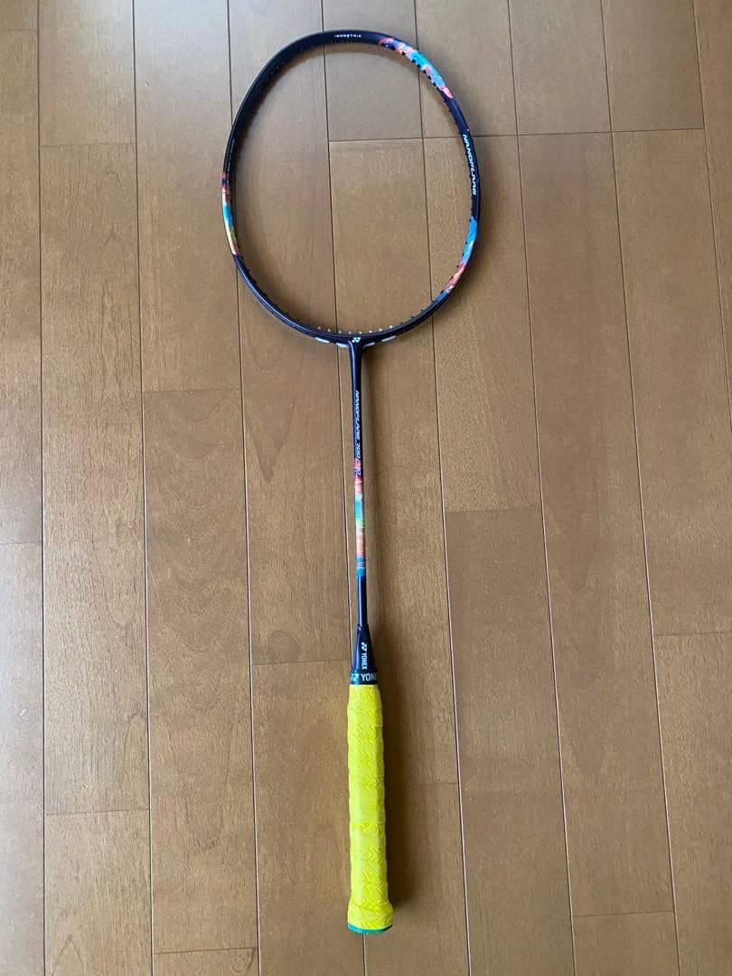 YONEX NANOFLARE 700 PRO バドミントンラケット　ヒビあり