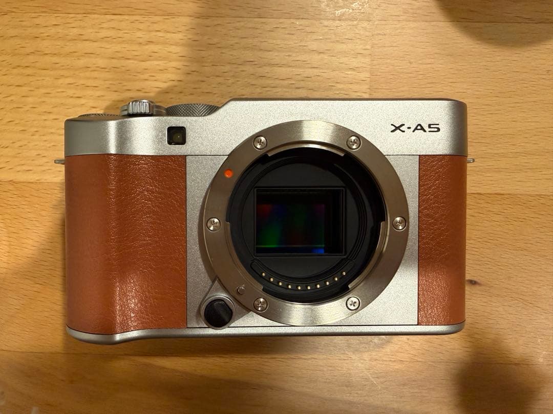 Fujifilm X-A5 シルバー/ブラウン