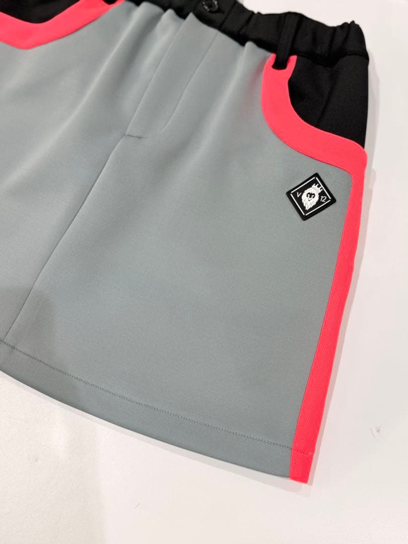 【新品】V12 レディース　半袖モックネック＆スカート　セットアップ　グレー　M