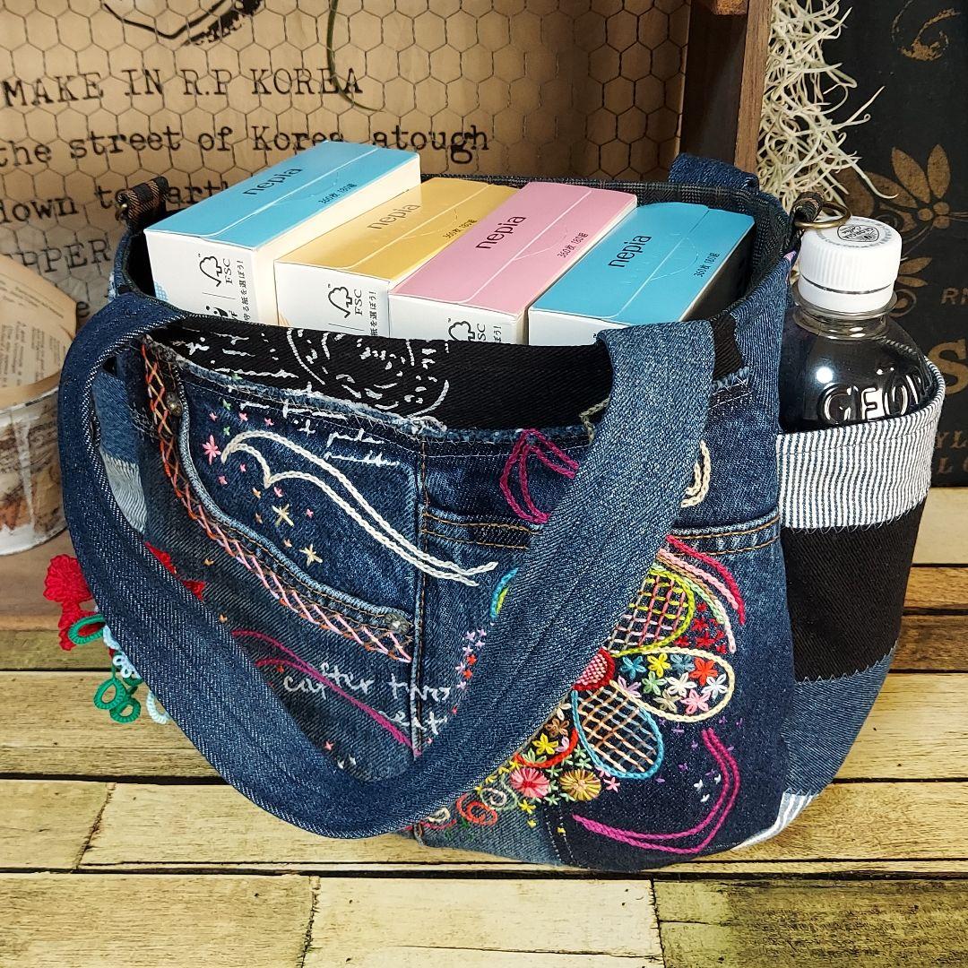 刺繍デニムバック　No.649　デニムリメイク　チューリップバック　丸いバック