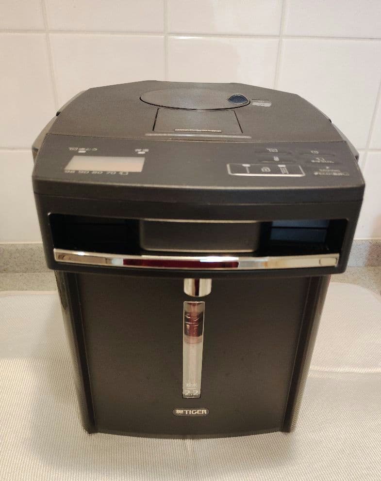 コ*ー様 蒸気レスVE電気まほうびん とく子さん コードレスタイプ/TIGER