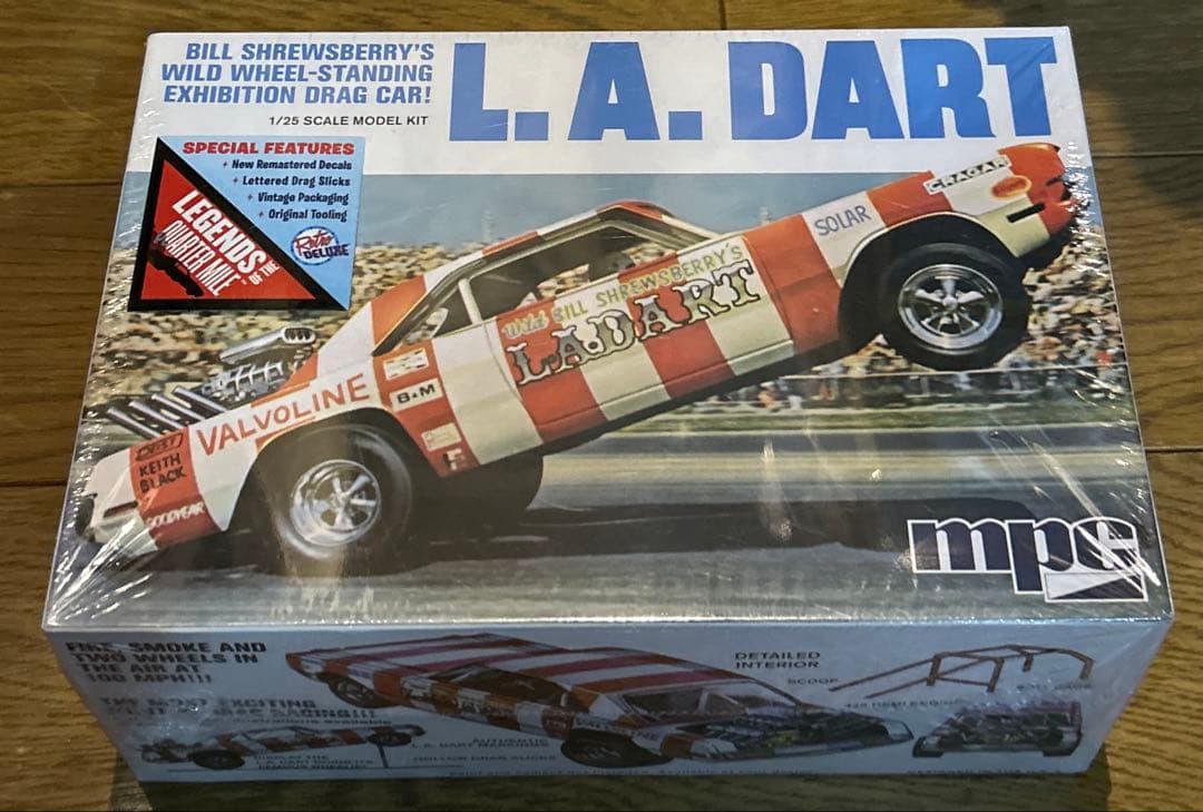 【未組立】1/25スケール L.A. Dart ウィールスタンダー・ドラッグカー
