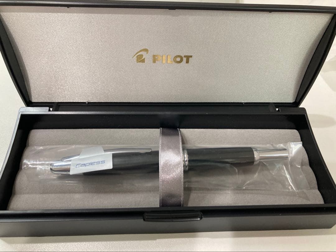 PILOT 万年筆キャップレスFCN1MRBM　ブラック