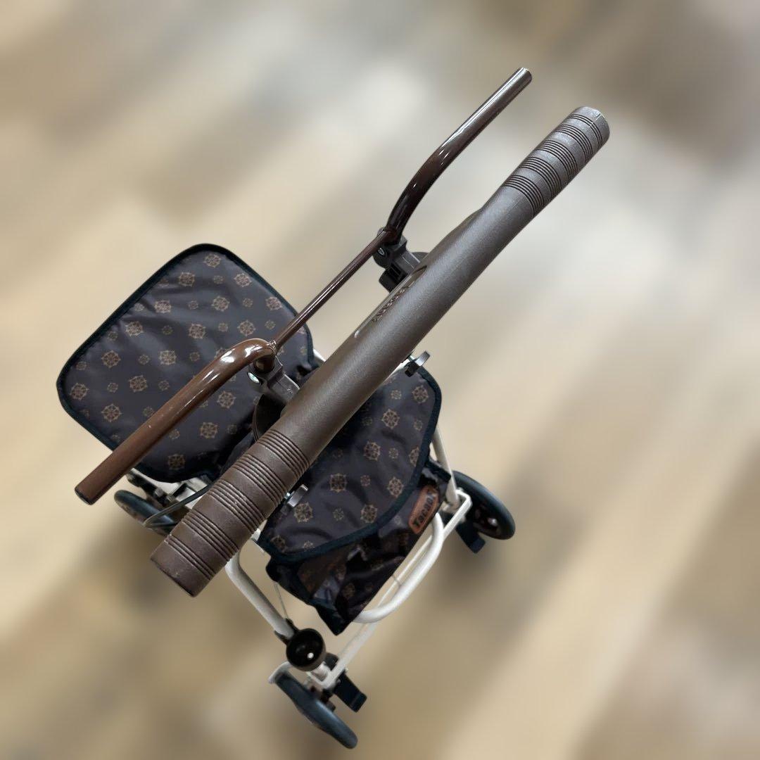 ブラウン　シルバーカー　シプール　介護　コンパクトタイプ　SICP02