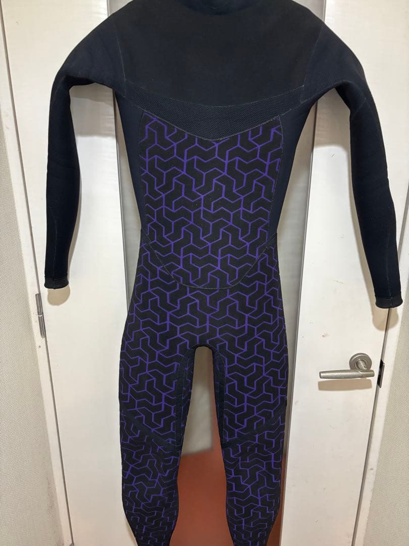 入水少なめ！　ビラボン　ガルウィングジップ　5×3mm　セミドライ　Mサイズ