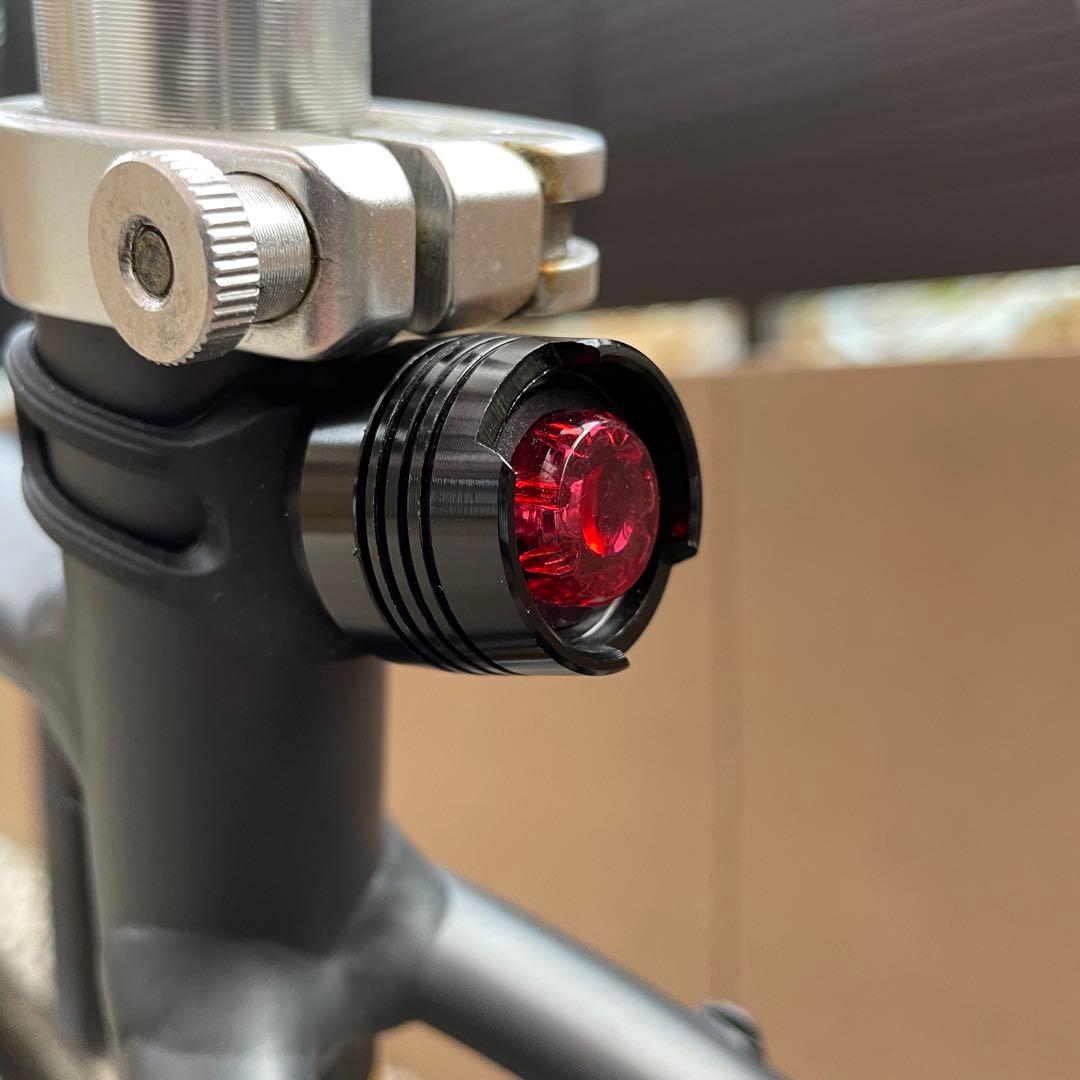 GIANT ESCAPE R DISC　クロスバイク　配送（北海道と沖縄県除く）