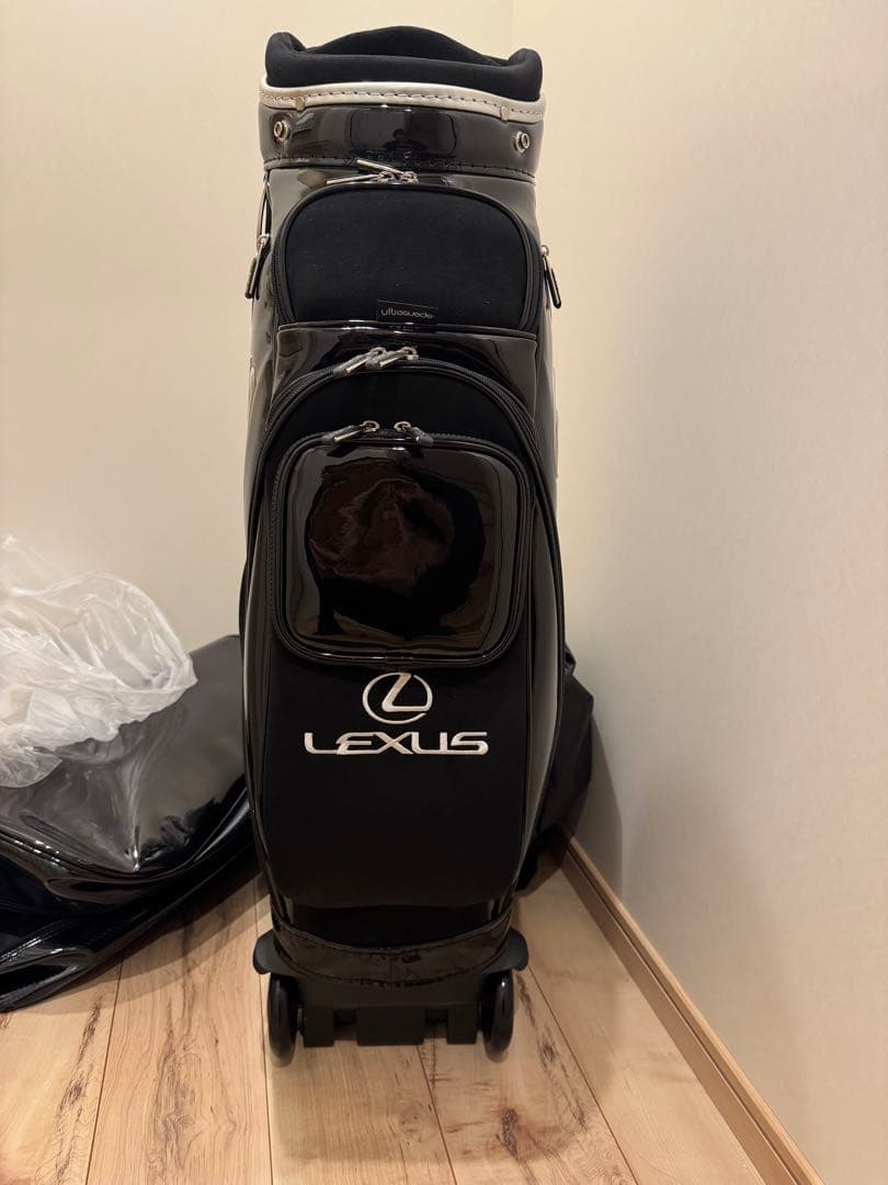 未使用シーリグ付き非売品！ご成約者用レクサス　ゴルフキャディバック最上位モデル。