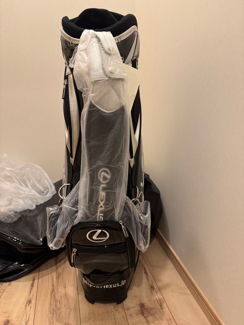 未使用シーリグ付き非売品！ご成約者用レクサス　ゴルフキャディバック最上位モデル。