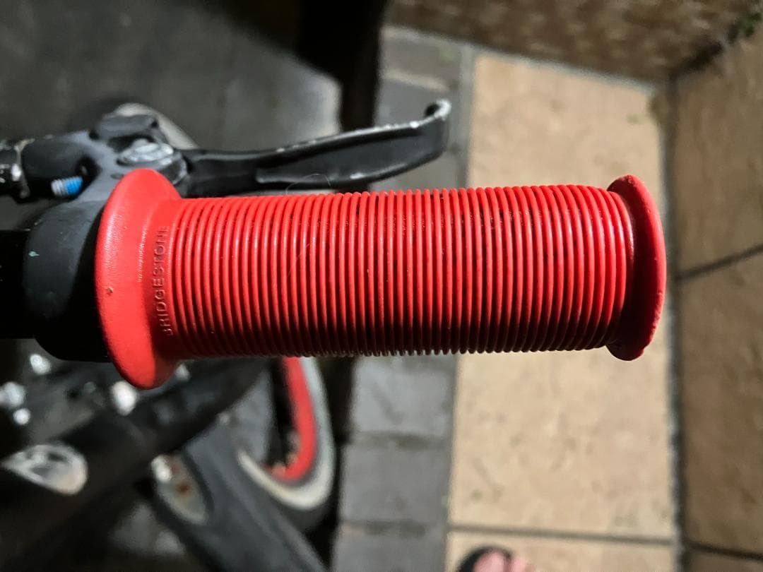 ブリヂストン レベナ ジュニア自転車 黒赤【埼玉引取限定】