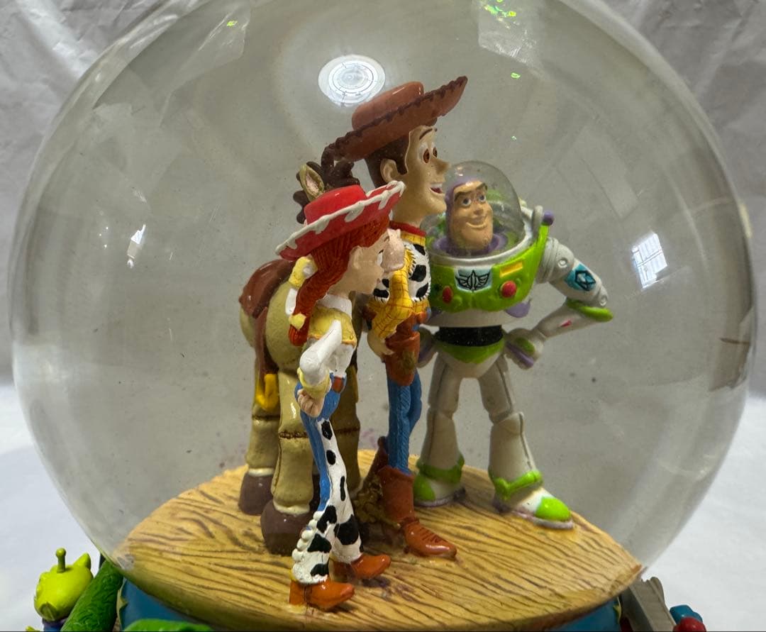 ディズニー トイストーリー オルゴール付きスノーグローブ