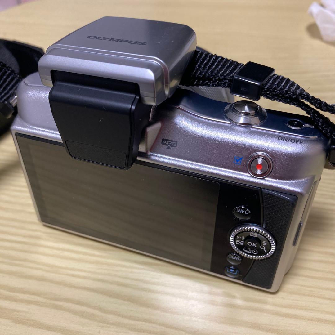 OLYMPUS E-PM1 ツインレンズキット シルバー