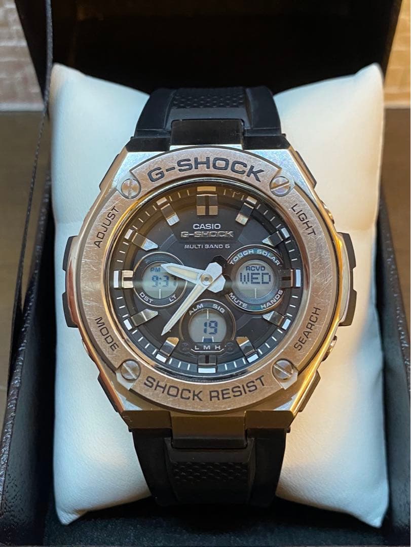 【美品】G-SHOCK GST-W310 電波ソーラータフソーラー