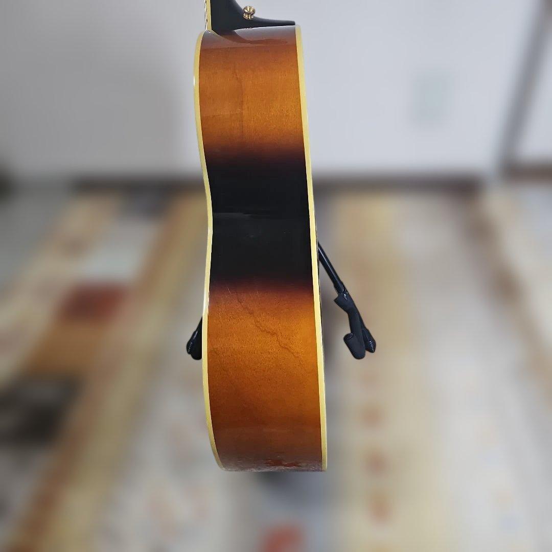 Epiphonc.EJ-200VS 社外製ソフトケース付き。