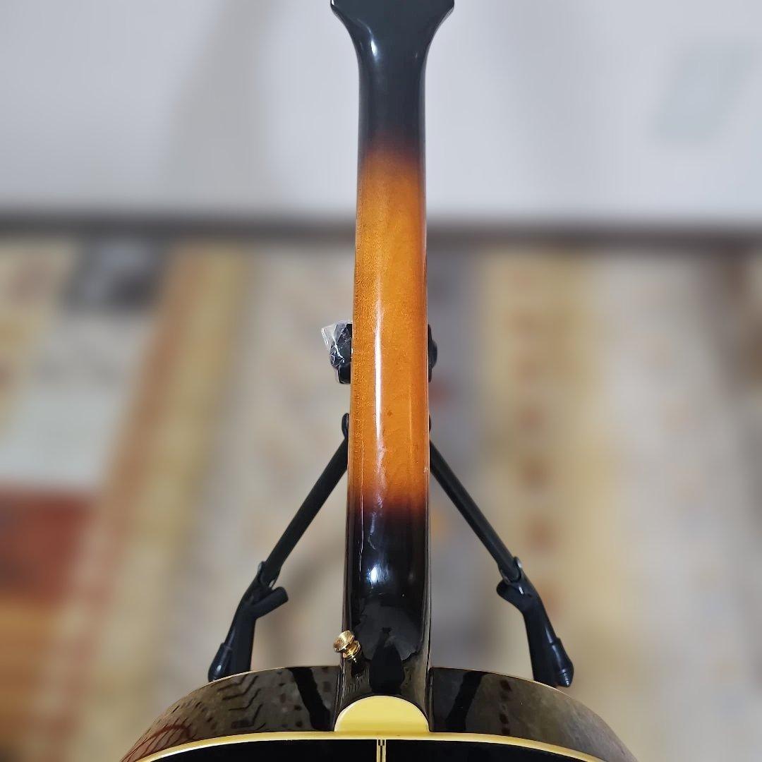 Epiphonc.EJ-200VS 社外製ソフトケース付き。