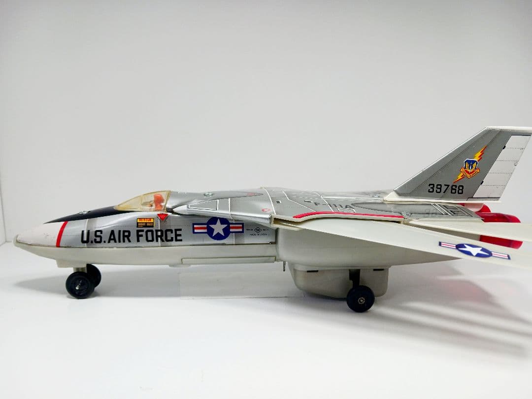 希少 動作品 野村トーイ グラマン F111A ジェットファイター ブリキ