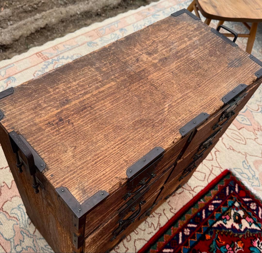 愛想はないが信用はある｜大正の金具箪笥