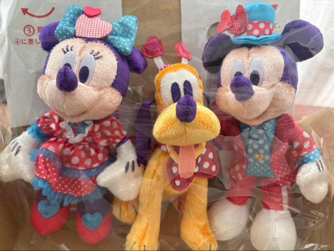 ディズニー　ミニーのファンダーランド ぬいぐるみバッジ　3体セット　2026