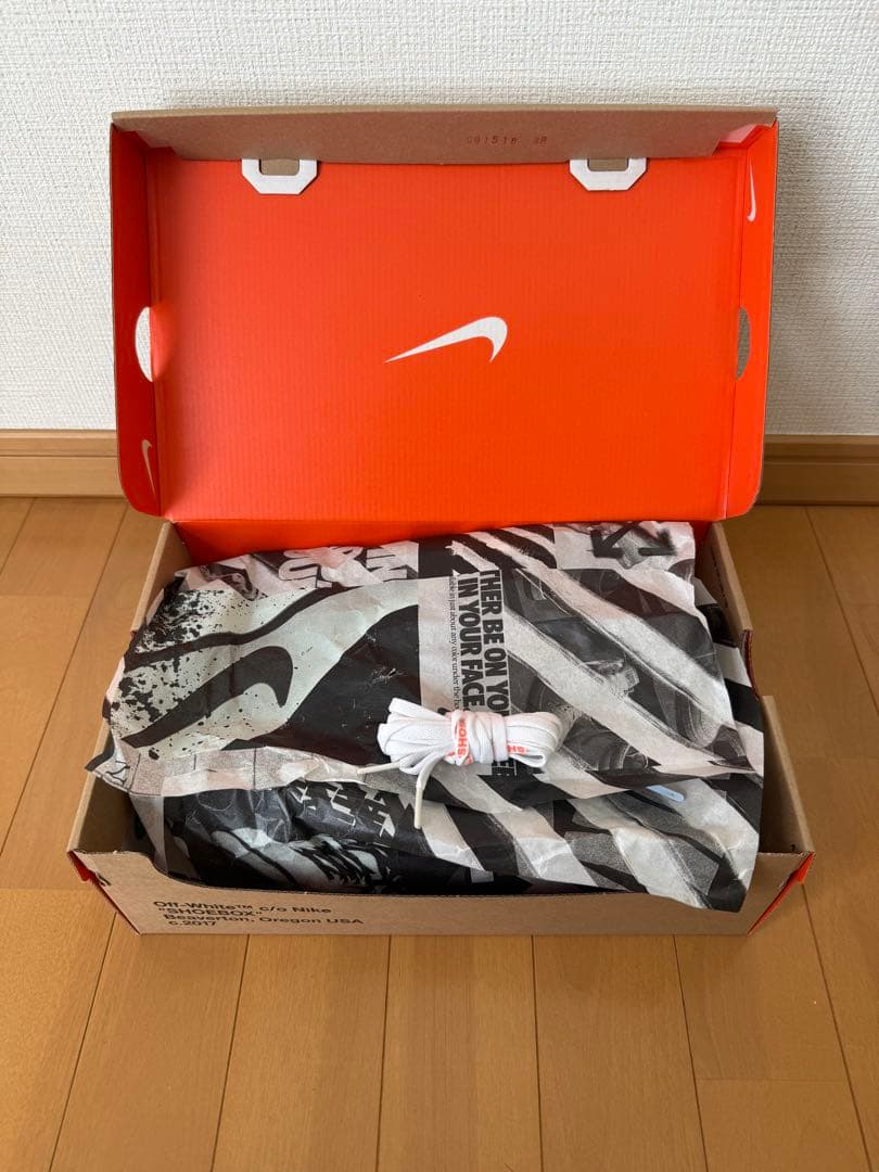 【限定価格】オフホワイト✖︎ナイキ　ズームフライ26㎝