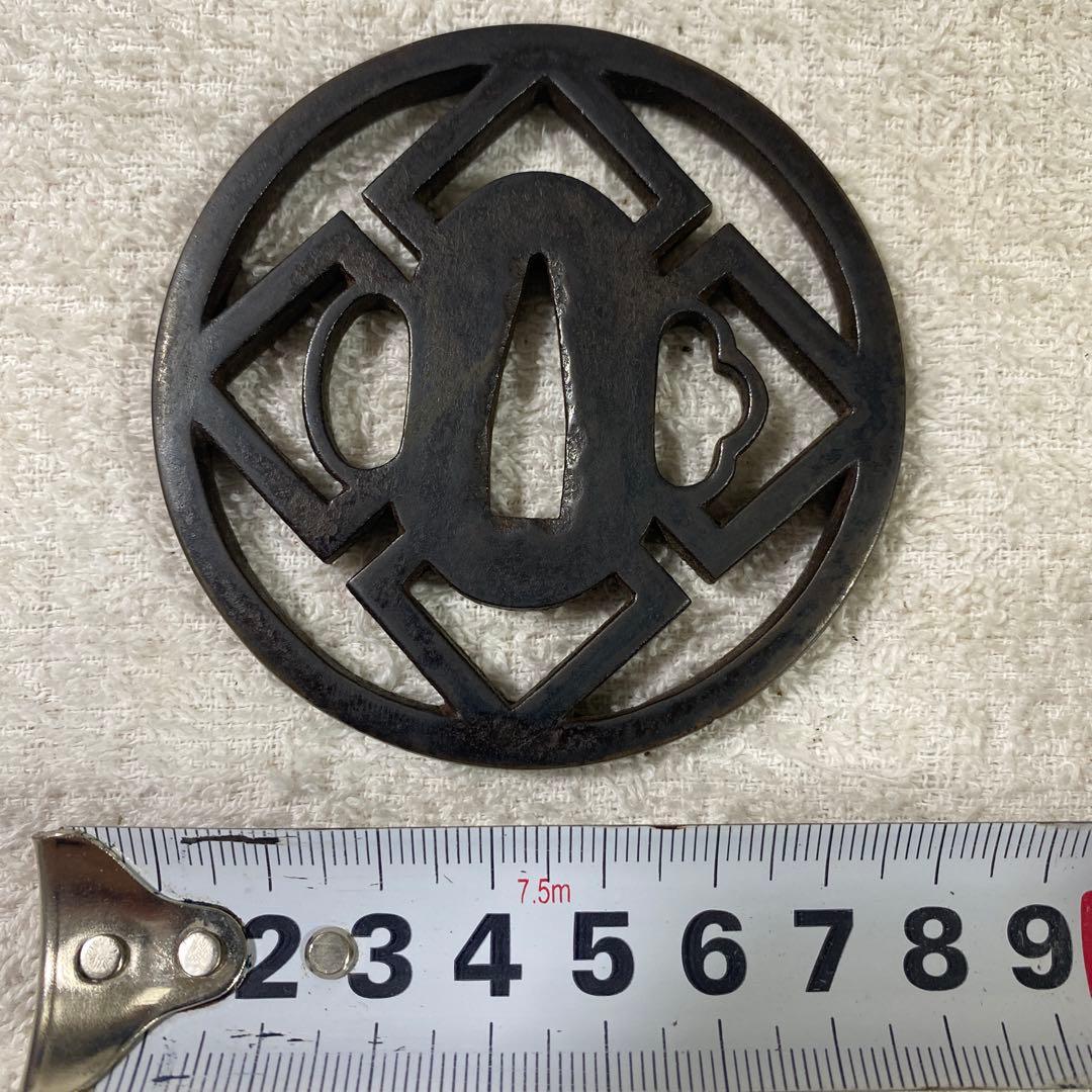 B-62 鍔　鉄地　武具　刀装具　日本　骨董品　時代物　美術品　工芸品