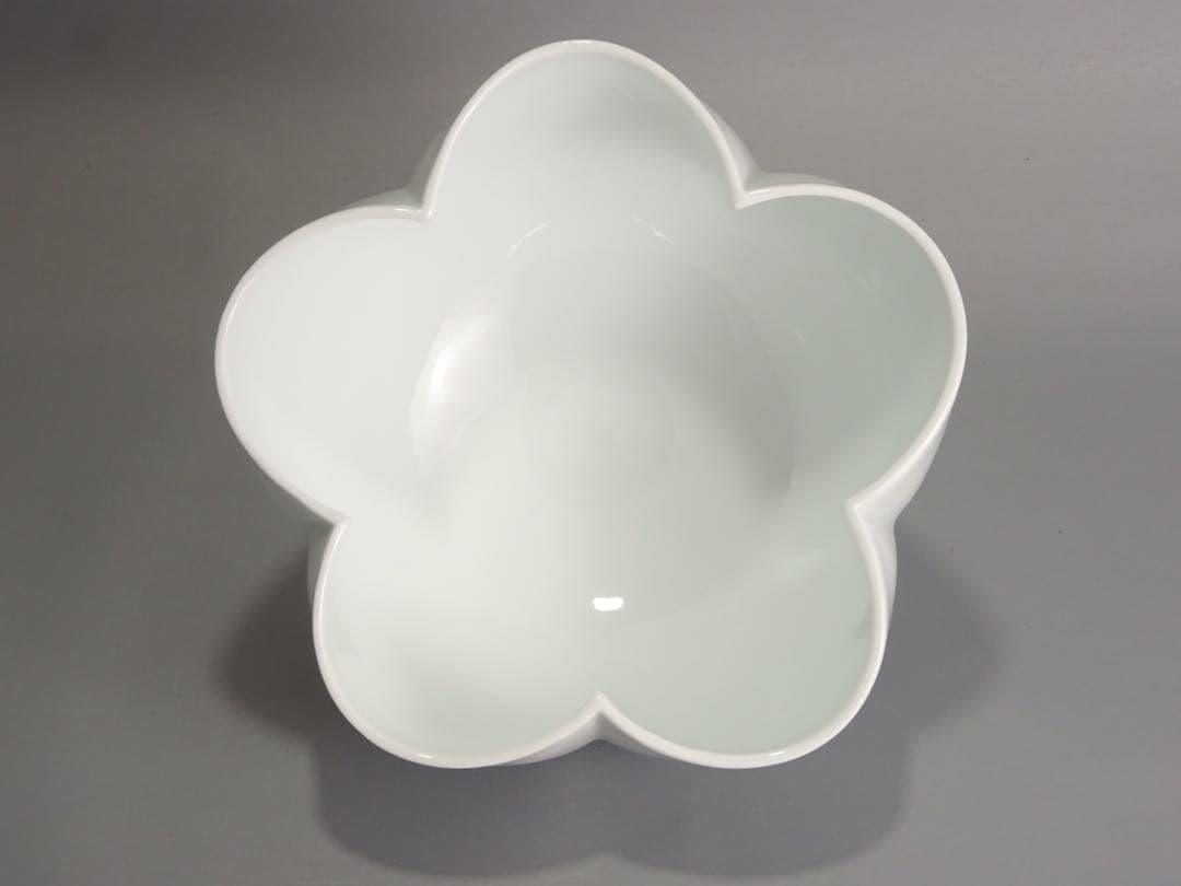 人間国宝　井上萬二　本人作　白磁　花形　花器　合わせ箱　花瓶　壺　花入　有田焼