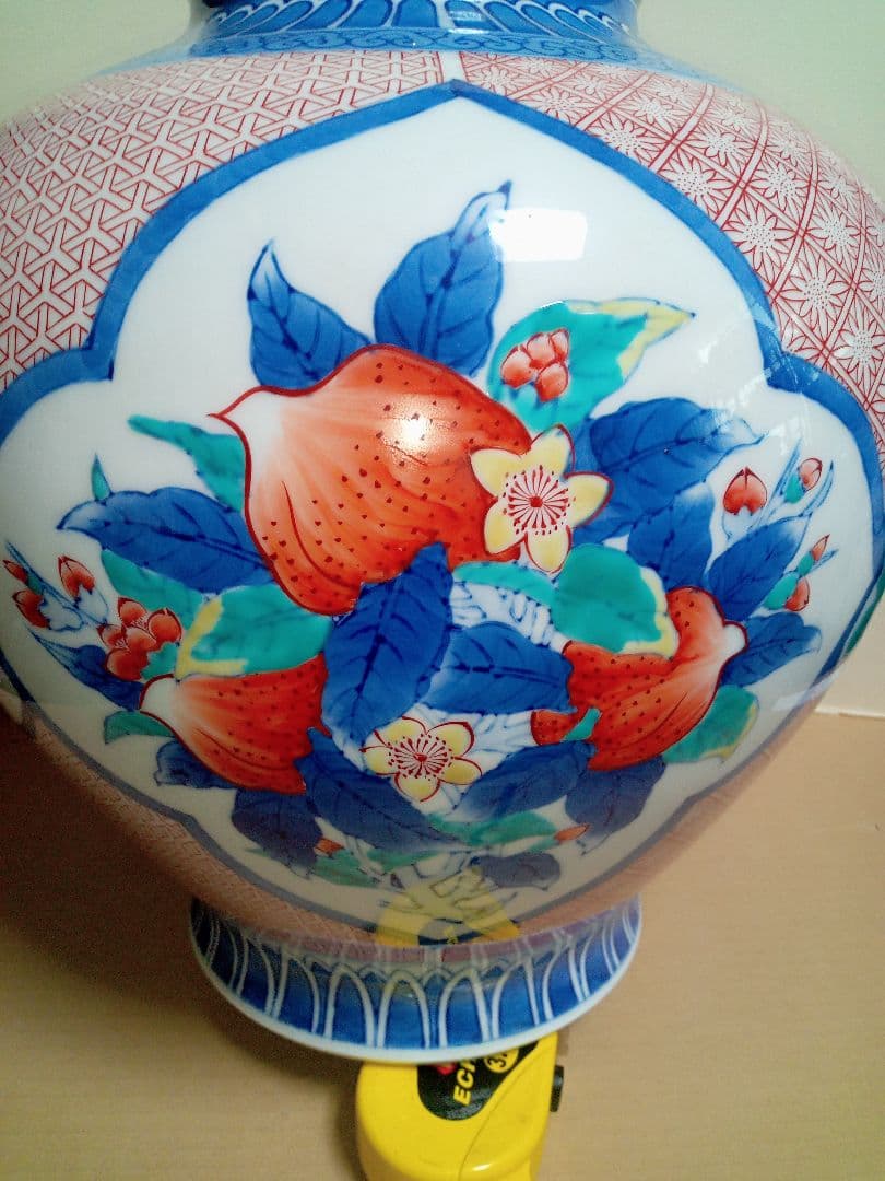 色鍋島桃絵松右衛門の作品です写真１７枚です