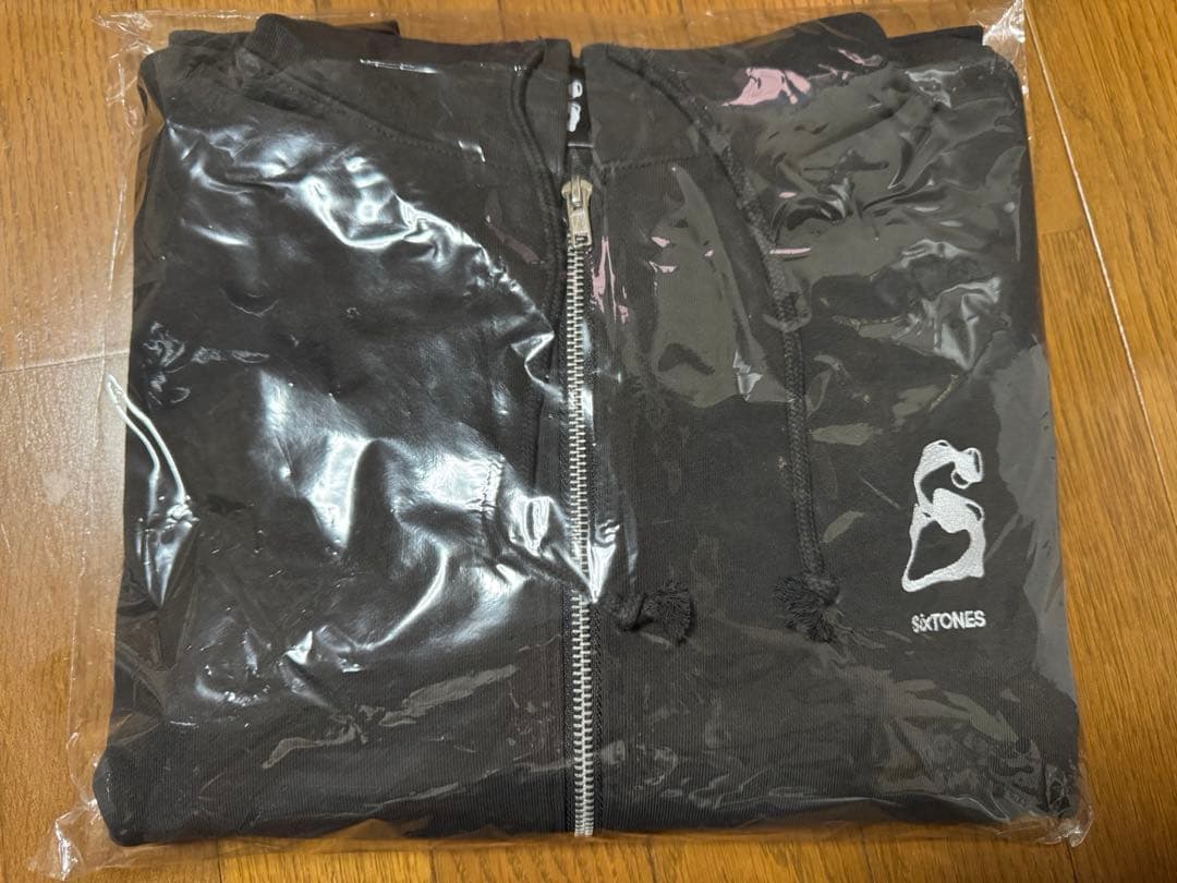 【新品未開封】MILE SixTONESパーカー