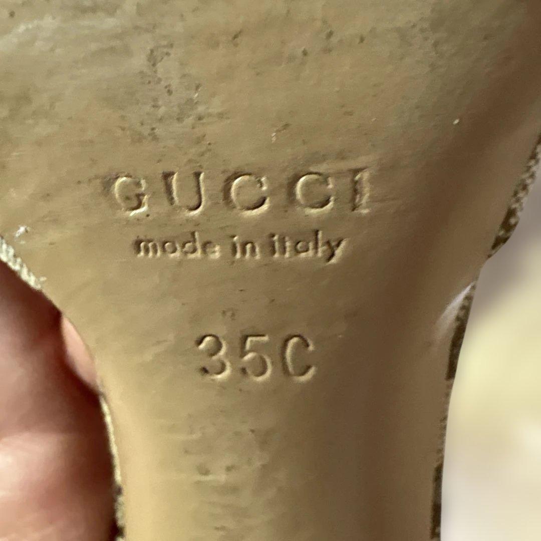 GUCCI ベージュ ロゴサンダル