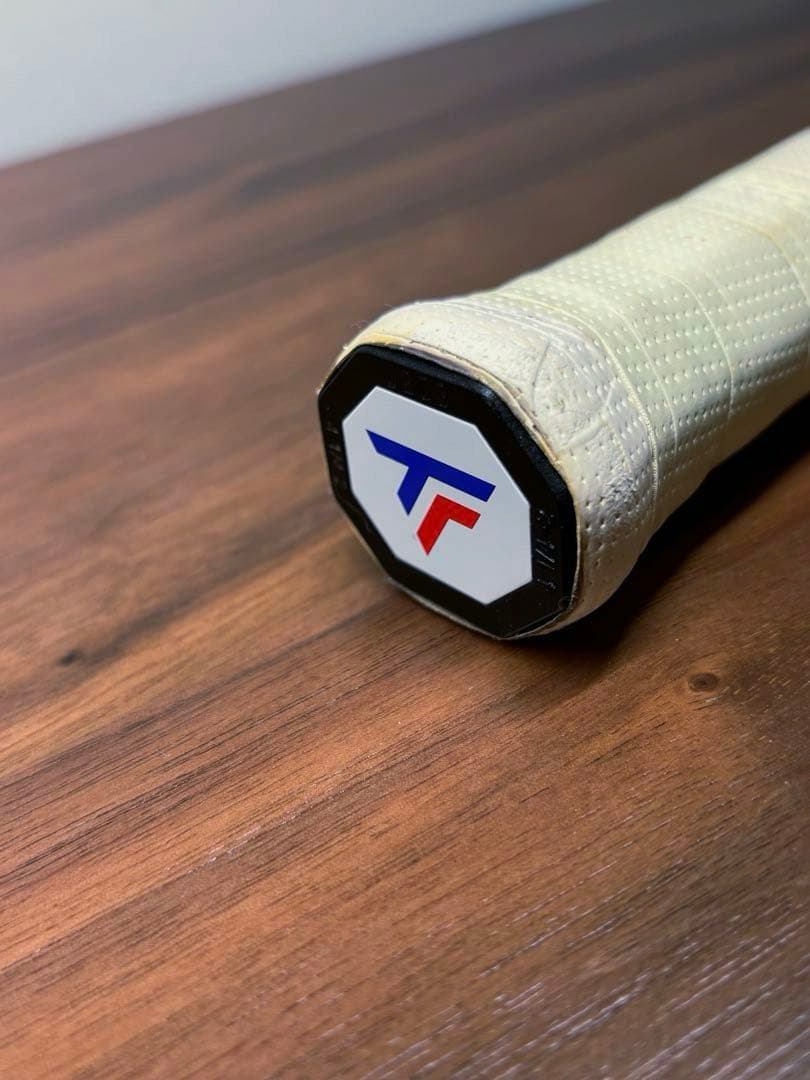 テクニファイバーT-fight300 98 Isoflexグリップ2 300g