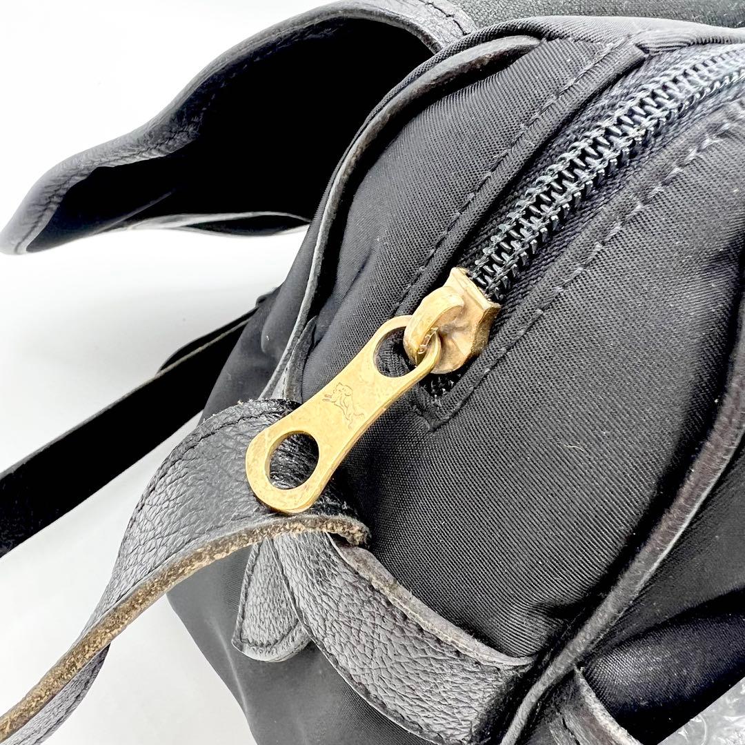 美品✨イルビゾンテ　ショルダーバッグ　メッセンジャー　レザー　ブラック　保存袋