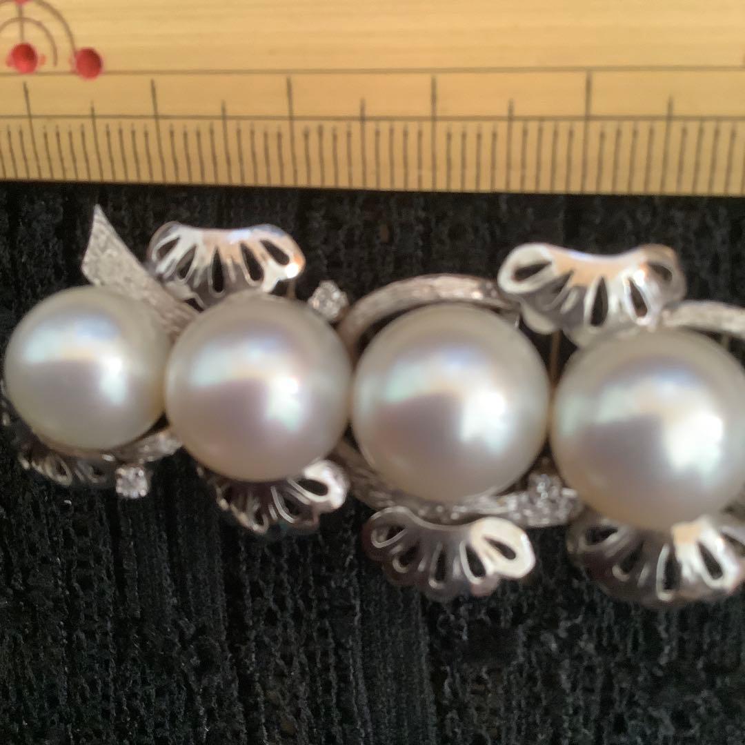 パールブローチ