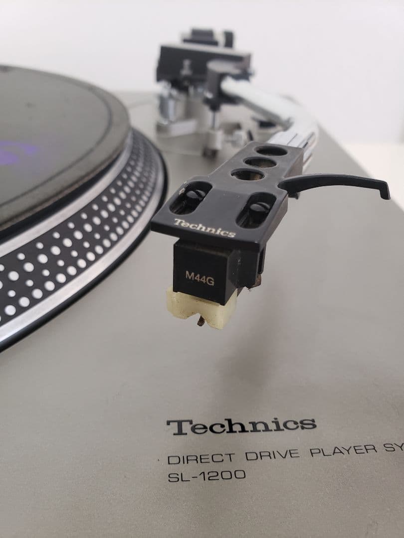 Technics SL-1200 ターンテーブル