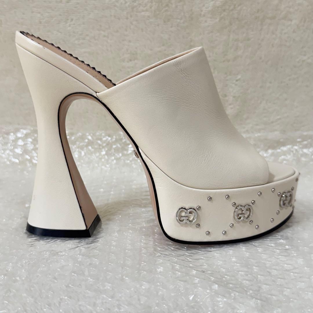 【GUCCI】ロゴ レザーソール スライドサンダル ホワイト 厚底 スタッズ