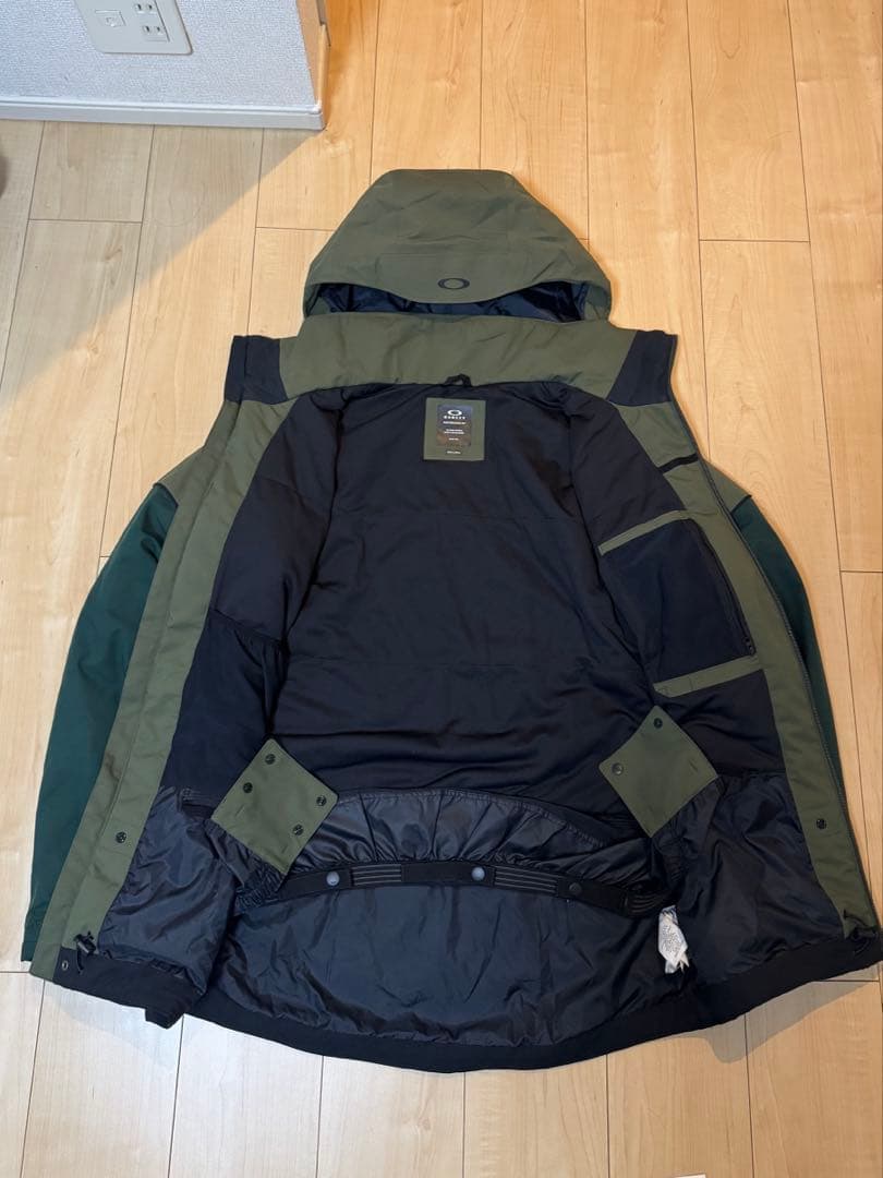オークリー　スノーボードウェア　Mサイズ　Oakley