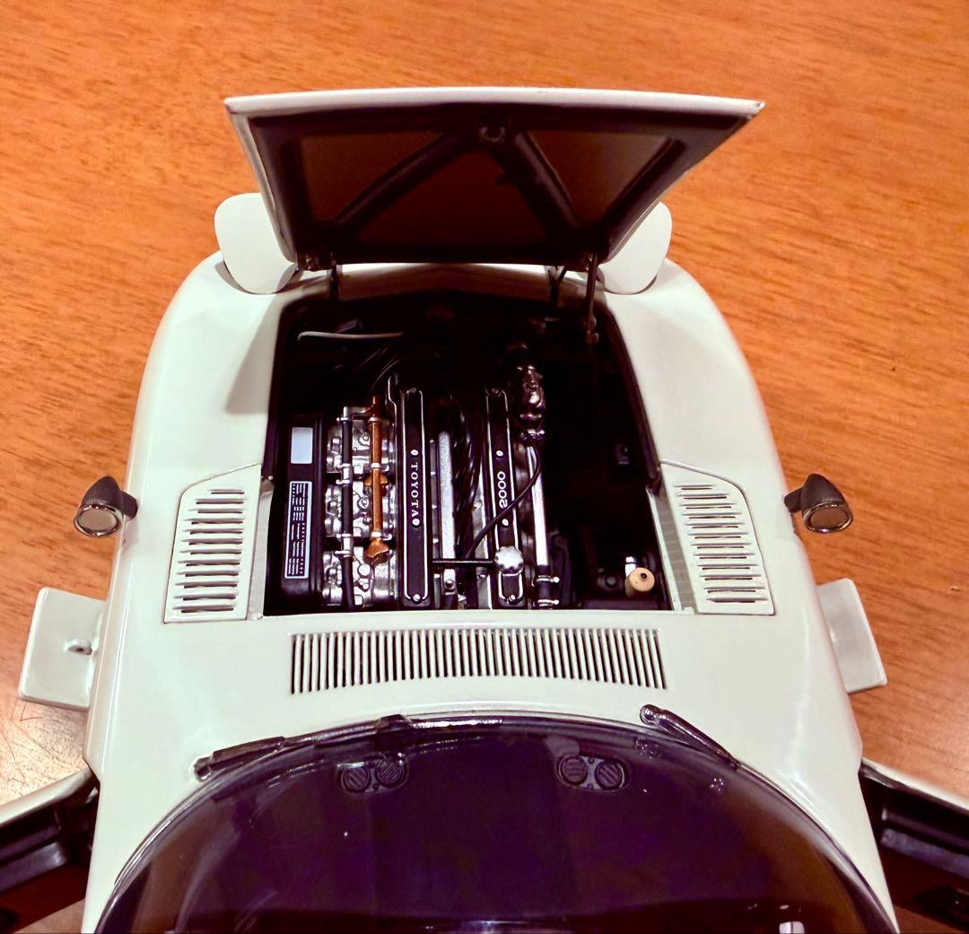 AUTOart製 トヨタ2000GT 1/18