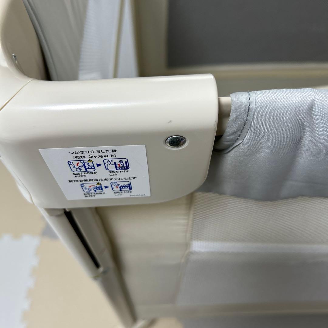 (美品) アップリカ　ココネルエアー　ホワイトグレー　　ベビーベッド