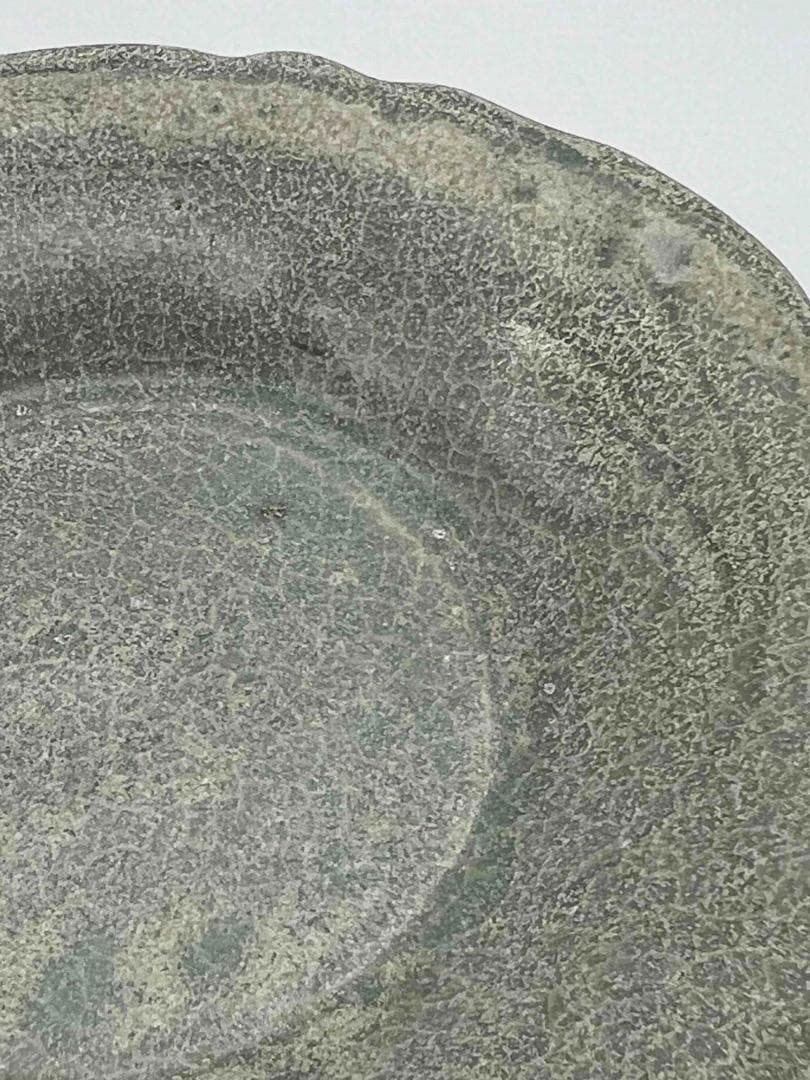 宋時代～元時代　青磁　龍泉窯刻花唐草文輪花盤　青磁皿　唐物(F-109)