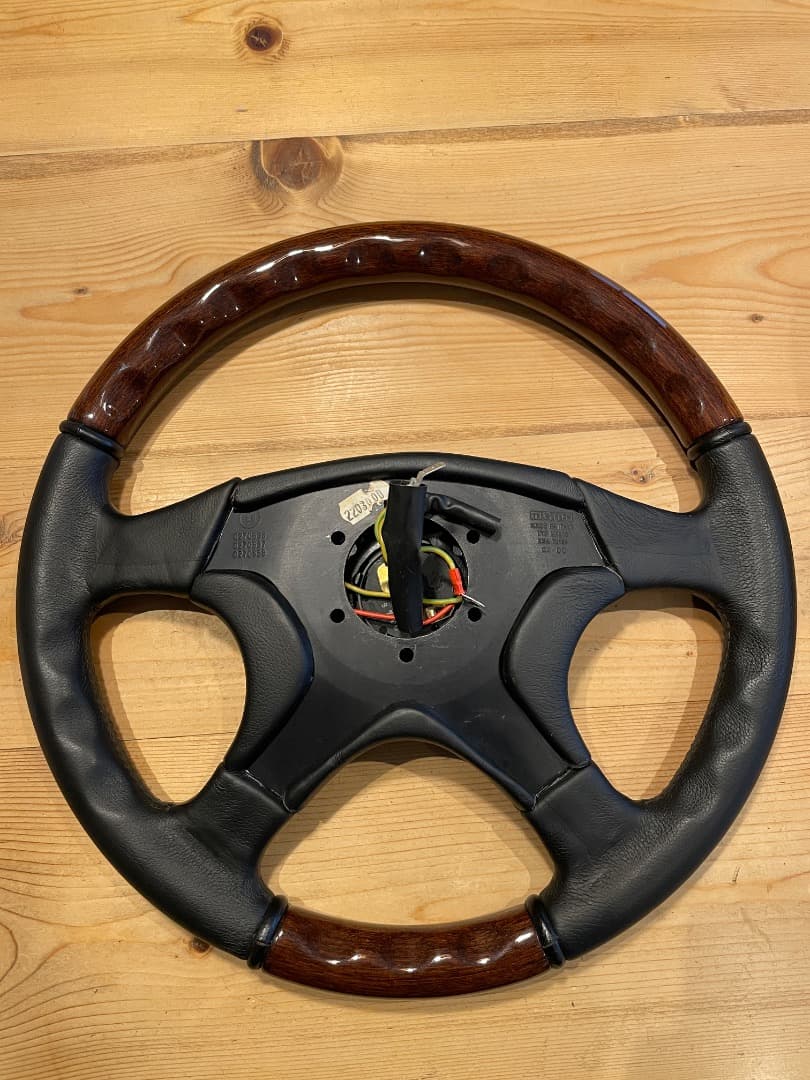 momo ステアリング オリンピック3 マホガニー 正規品