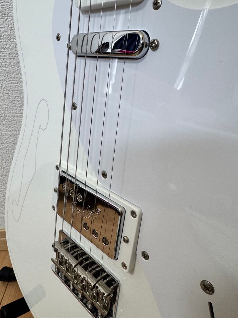 SILENT SIREN エレキギター ホワイト